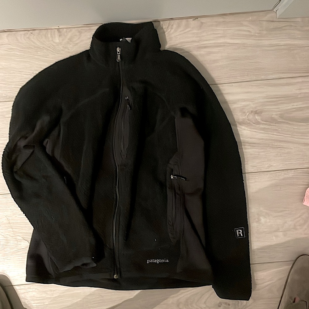 Patagonia Fleece (M) - Black, Zip up, light weight, super cozy!